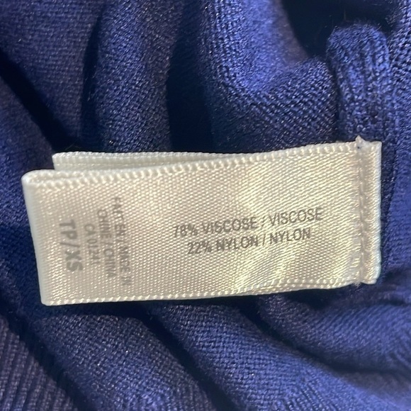 Simons lightweight navy blue turtleneck sweater size extra small new - Picture 8 of 9